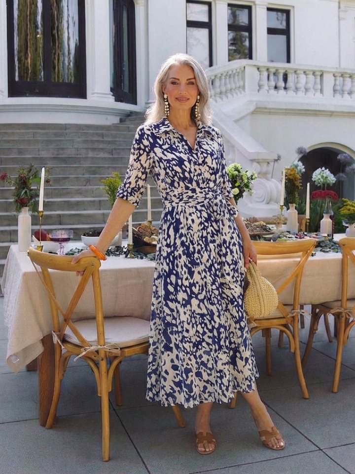 Tummansininen unelma mekko